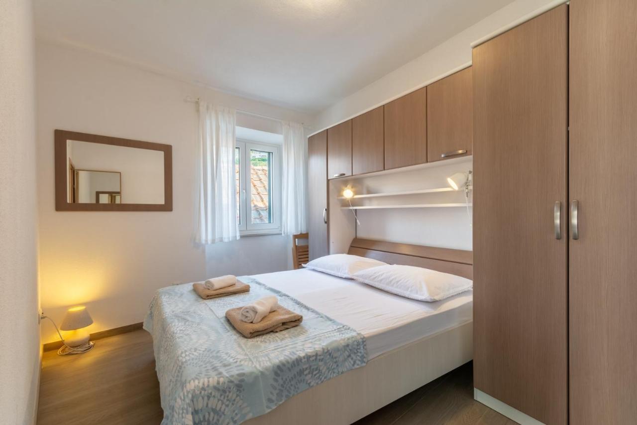 Apartments Sonja Pucisca Luaran gambar