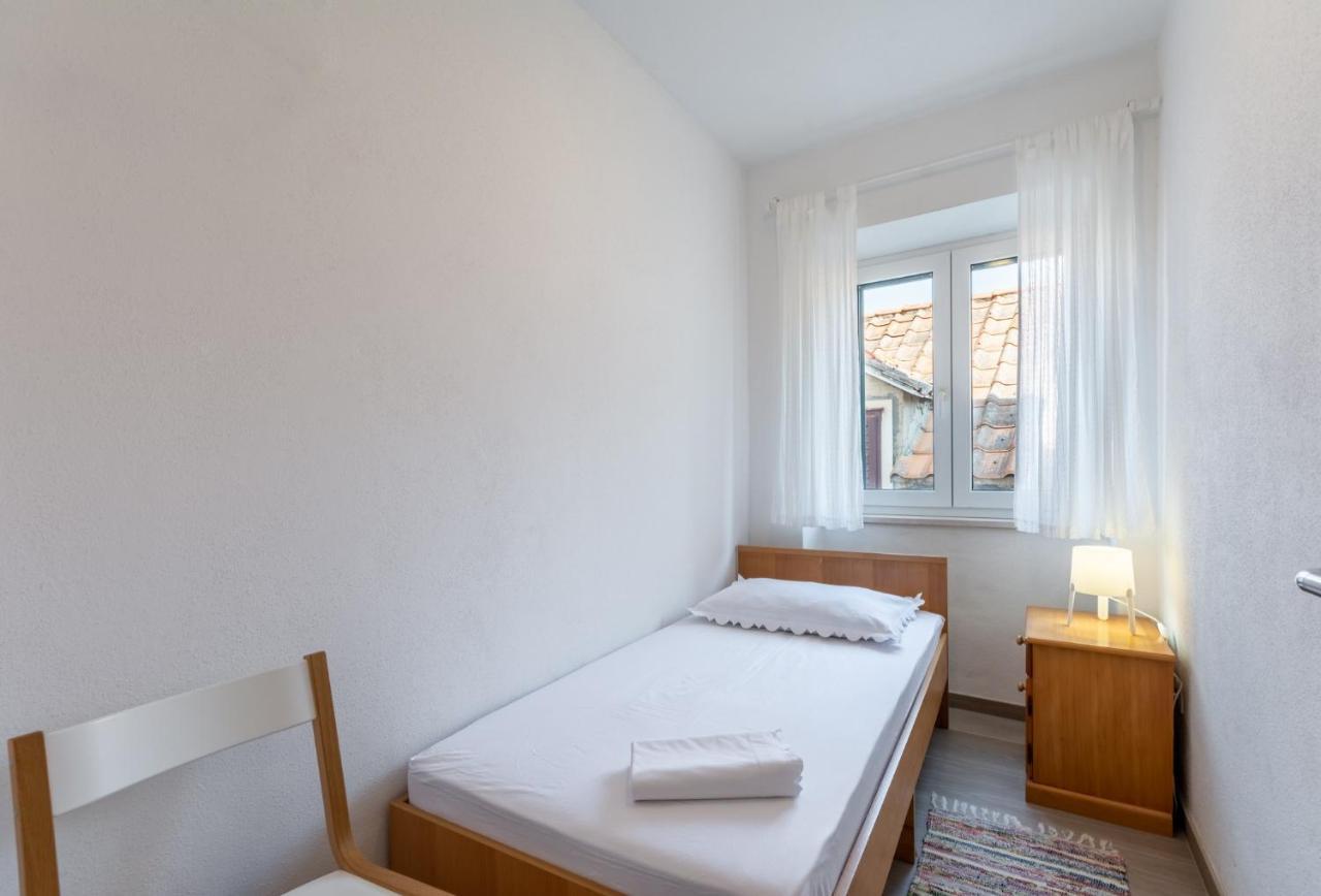 Apartments Sonja Pucisca Luaran gambar