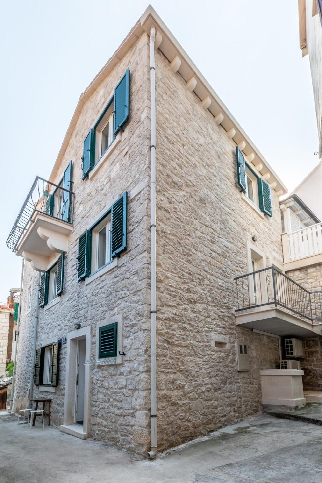Apartments Sonja Pucisca Bilik gambar